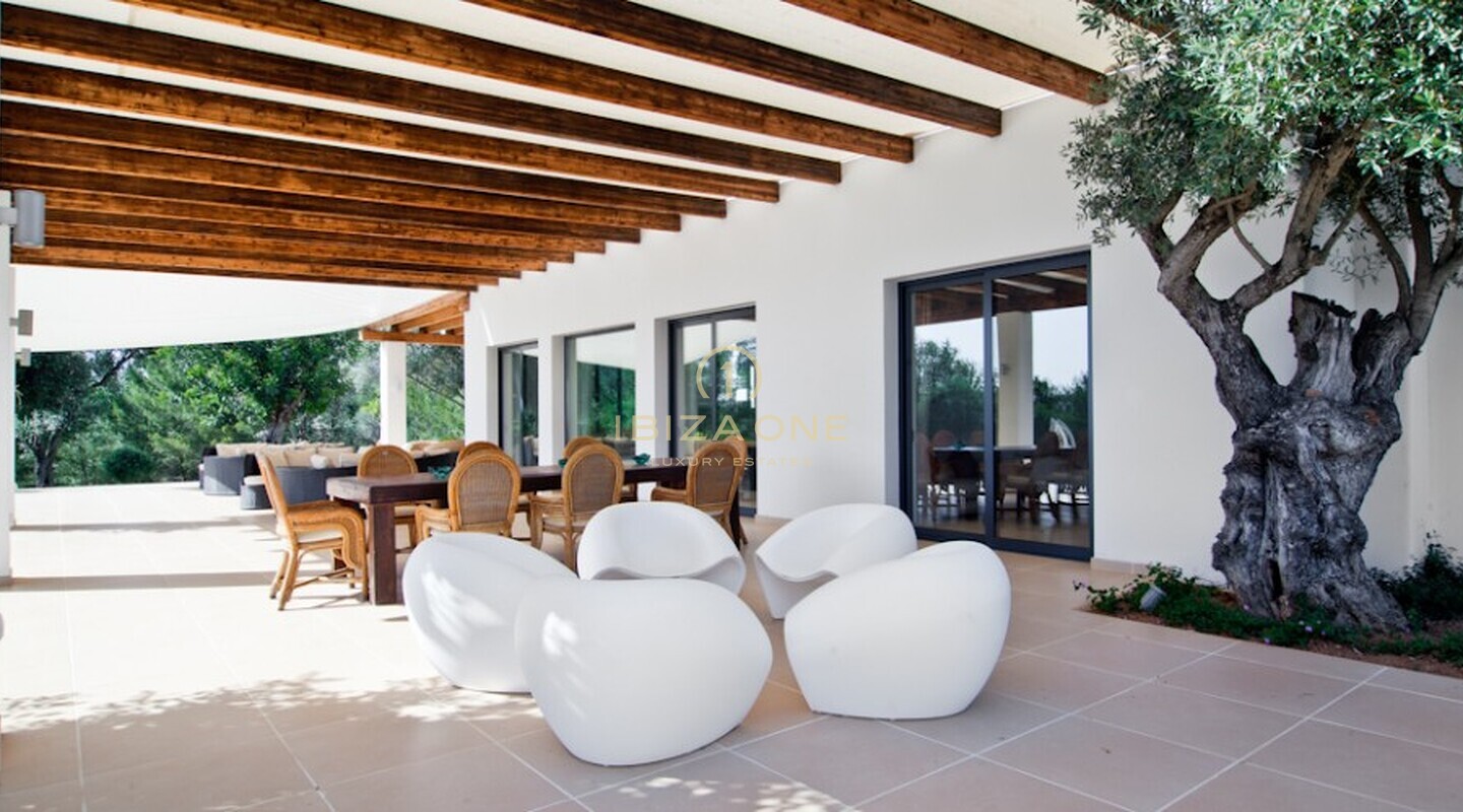 Propriété de luxe à Ibiza avec maison d'hôtes et licence touristique à vendre et la finca de luxe est également à louer - très proche des ports de luxe et de Dalt Vila, Ibiza - elle dispose d'une licence de location touristique, Ibiza