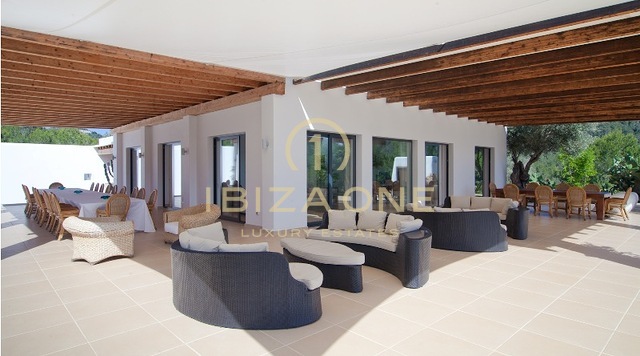 Luxury property in Ibiza with guest house and tourist license for sale and the luxury finca is also for rent - very close to the luxury ports and Dalt Vila, Ibiza - it has a touristica rental license, Ibiza
