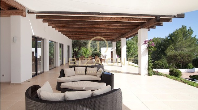 Luxury property in Ibiza with guest house and tourist license for sale and the luxury finca is also for rent - very close to the luxury ports and Dalt Vila, Ibiza - it has a touristica rental license, Ibiza