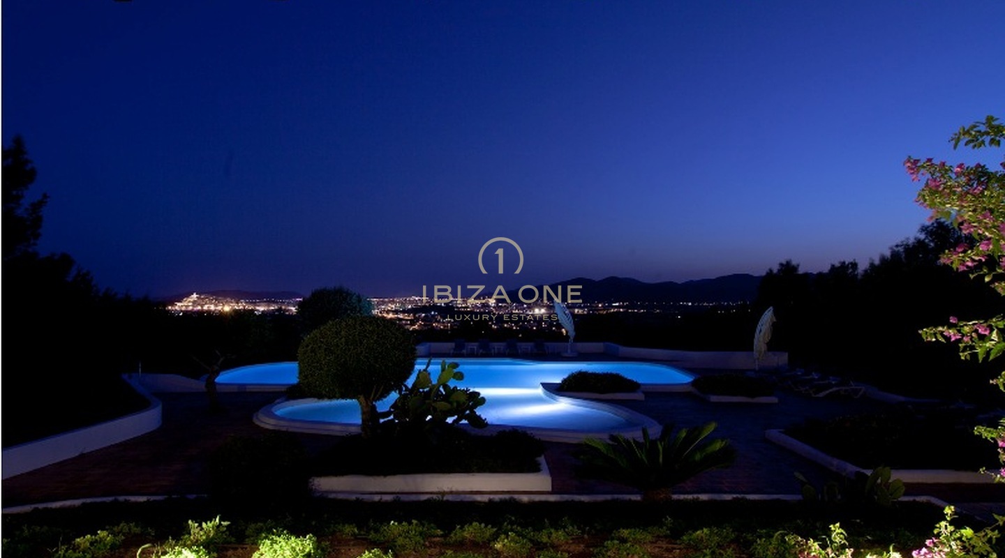Proprietà di lusso a Ibiza con guest house e licenza turistica in vendita e la finca di lusso è anche in affitto - molto vicino ai porti di lusso e Dalt Vila, Ibiza - ha una licenza di affitto turistico, Ibiza
