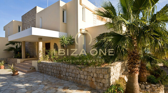 Propriété de luxe à Ibiza avec vue sur la mer - très proche des ports de luxe d'Ibiza à vendre, Ibiza - Propriété de luxe à Ibiza avec vue sur la mer - très proche des ports de luxe d'Ibiza à louer, Ibiza