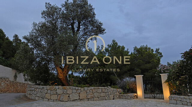 Proprietà di lusso a Ibiza con vista mare - molto vicina ai porti di lusso di Ibiza in vendita, Ibiza - Proprietà di lusso a Ibiza con vista mare - molto vicina ai porti di lusso di Ibiza in affitto, Ibiza