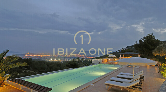 Propriété de luxe à Ibiza avec vue sur la mer - très proche des ports de luxe d'Ibiza à vendre, Ibiza - Propriété de luxe à Ibiza avec vue sur la mer - très proche des ports de luxe d'Ibiza à louer, Ibiza