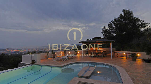 Propriété de luxe à Ibiza avec vue sur la mer - très proche des ports de luxe d'Ibiza à vendre, Ibiza - Propriété de luxe à Ibiza avec vue sur la mer - très proche des ports de luxe d'Ibiza à louer, Ibiza