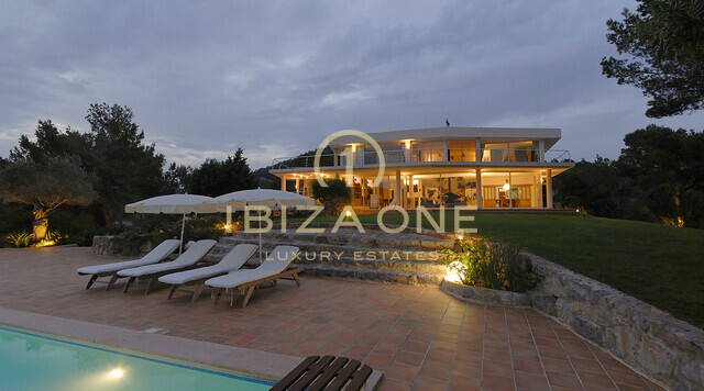 Proprietà di lusso a Ibiza con vista mare - molto vicina ai porti di lusso di Ibiza in vendita, Ibiza - Proprietà di lusso a Ibiza con vista mare - molto vicina ai porti di lusso di Ibiza in affitto, Ibiza