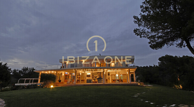 Luxusimmobilie auf Ibiza mit Meerblick – ganz in der Nähe der Luxushäfen von Ibiza zu verkaufen, Ibiza – Luxusimmobilie auf Ibiza mit Meerblick – ganz in der Nähe der Luxushäfen von Ibiza zu vermieten, Ibiza