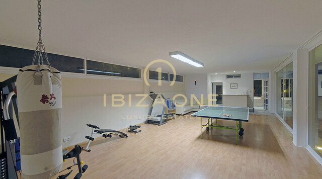 Propriété de luxe à Ibiza avec vue sur la mer - très proche des ports de luxe d'Ibiza à vendre, Ibiza - Propriété de luxe à Ibiza avec vue sur la mer - très proche des ports de luxe d'Ibiza à louer, Ibiza