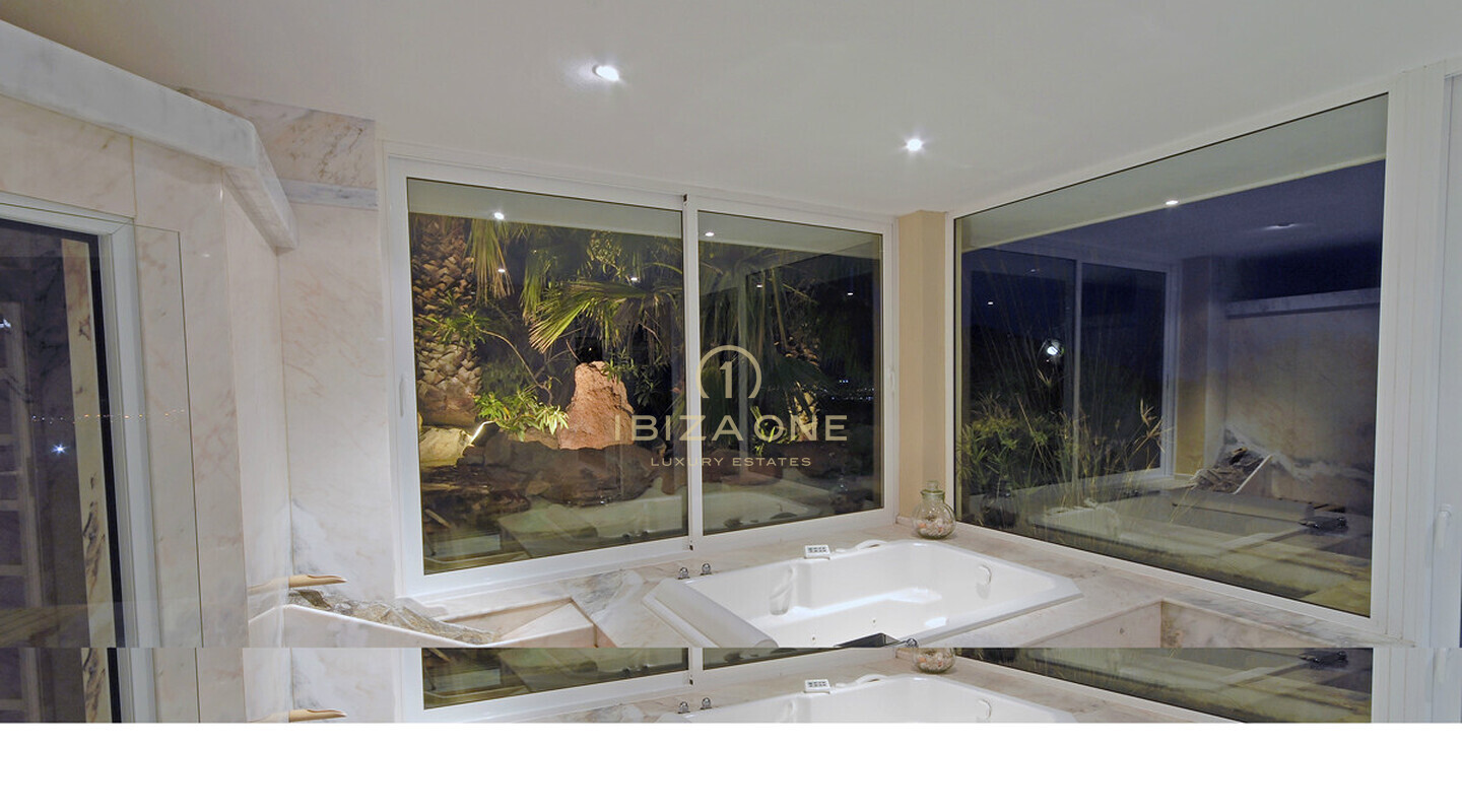 Propriété de luxe à Ibiza avec vue sur la mer - très proche des ports de luxe d'Ibiza à vendre, Ibiza - Propriété de luxe à Ibiza avec vue sur la mer - très proche des ports de luxe d'Ibiza à louer, Ibiza