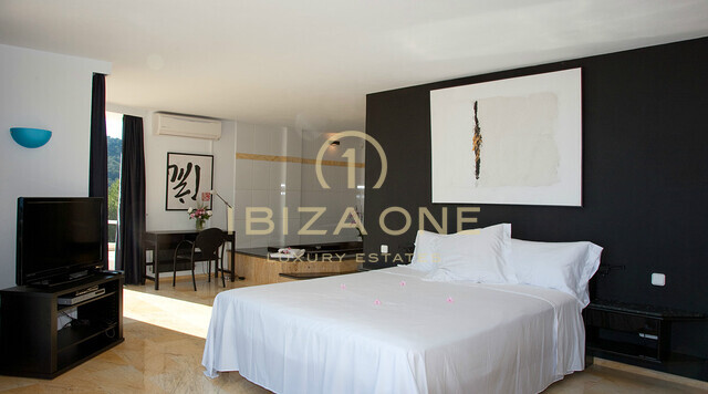 Proprietà di lusso a Ibiza con vista mare - molto vicina ai porti di lusso di Ibiza in vendita, Ibiza - Proprietà di lusso a Ibiza con vista mare - molto vicina ai porti di lusso di Ibiza in affitto, Ibiza