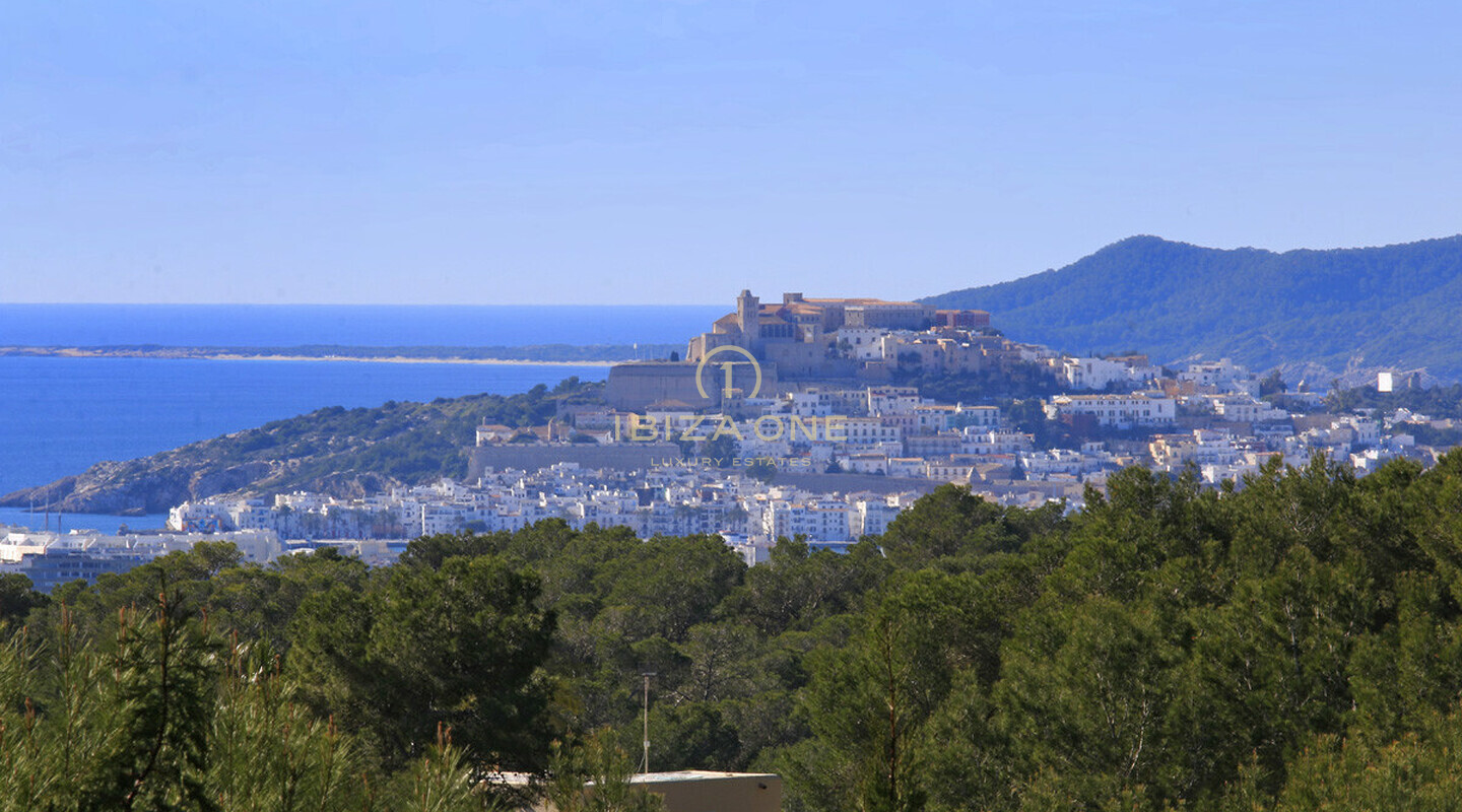 Finca de lujo Blakstad en Ibiza / Can Furnet con vistas a la ciudad de Ibiza y al mar en alquiler, Ibiza