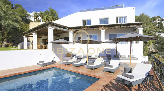 Blakstad Luxe Finca op Ibiza / Can Furnet met uitzicht op Ibiza-stad en de zee te huur, Ibiza