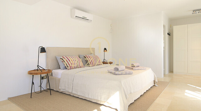 Blakstad Luxe Finca op Ibiza / Can Furnet met uitzicht op Ibiza-stad en de zee te huur, Ibiza