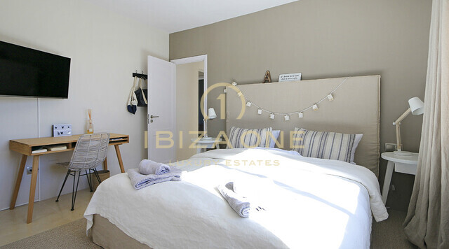 Blakstad Luxe Finca op Ibiza / Can Furnet met uitzicht op Ibiza-stad en de zee te huur, Ibiza