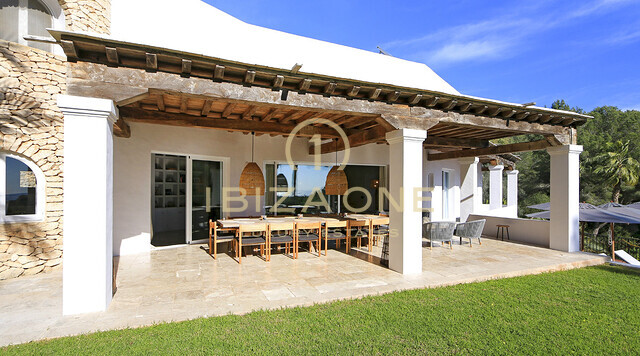 Finca de lujo Blakstad en Ibiza / Can Furnet con vistas a la ciudad de Ibiza y al mar en alquiler, Ibiza