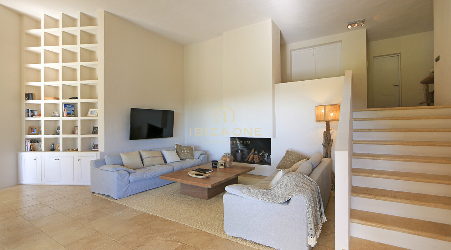 Blakstad Luxe Finca op Ibiza / Can Furnet met uitzicht op Ibiza-stad en de zee te huur, Ibiza