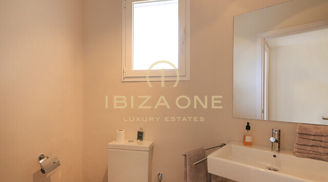 Finca de lujo Blakstad en Ibiza / Can Furnet con vistas a la ciudad de Ibiza y al mar en alquiler, Ibiza