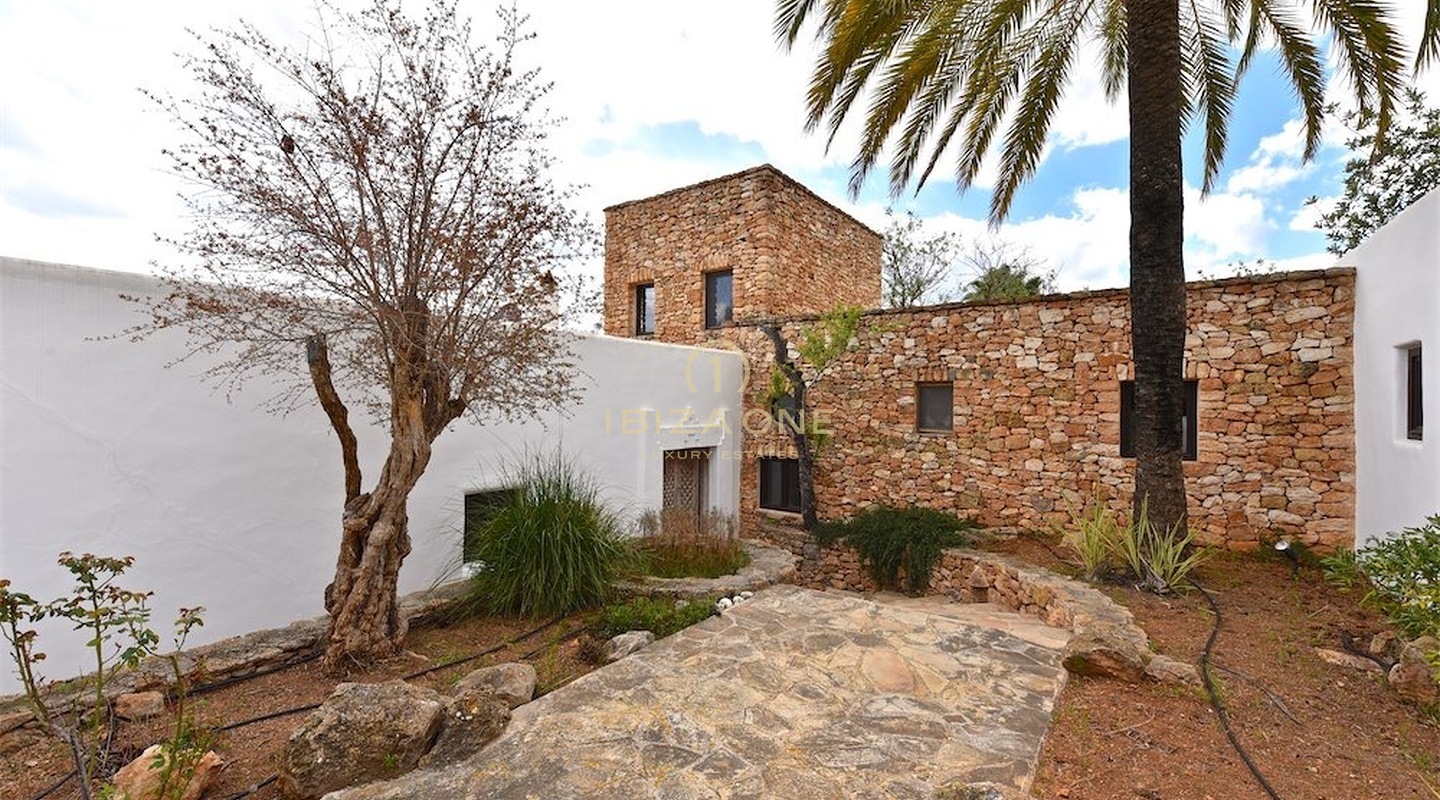 Historic Ibiza finca in Ibiza near Santa Eulalia for sale, Ibiza - Historic Ibiza finca in Ibiza near Santa Eulalia for rent, Ibiza