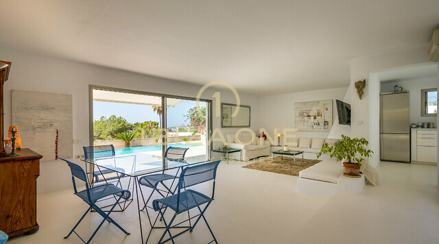 Luxe villa met 2 slaapkamers op Ibiza, vlakbij Cap Martinet, met uitzicht op zee, te huur in de buurt van Ibiza, Ibiza