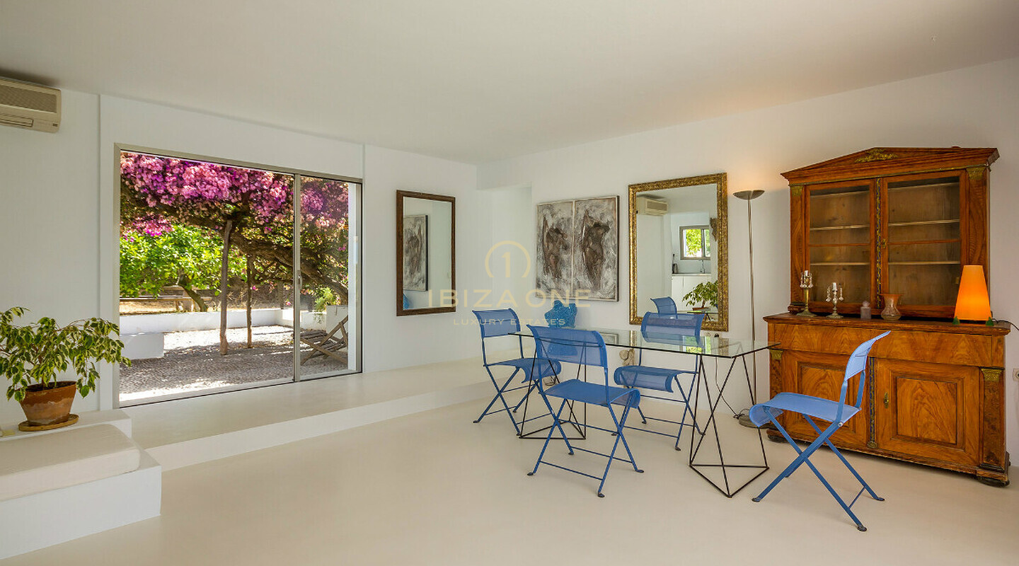 Luxuriöse Villa mit 2 Schlafzimmern auf Ibiza in der Nähe von Cap Martinet mit Meerblick in der Nähe von Ibiza zu vermieten, Ibiza
