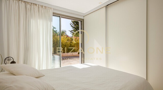 Luxe villa met 2 slaapkamers op Ibiza, vlakbij Cap Martinet, met uitzicht op zee, te huur in de buurt van Ibiza, Ibiza
