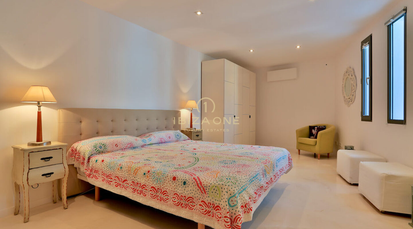 Modern luxury villa in Vista Alegre / Es Cubells with sea views to Formentera for rent, Ibiza