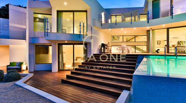 Moderne luxe villa in Vista Alegre / Es Cubells met uitzicht op zee tot Formentera te huur, Ibiza