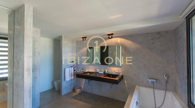 Villa de luxe avec vue sur la mer à vendre à Cap Martinet, Ibiza - Villa de luxe avec vue sur la mer à louer à Cap Martinet, Ibiza