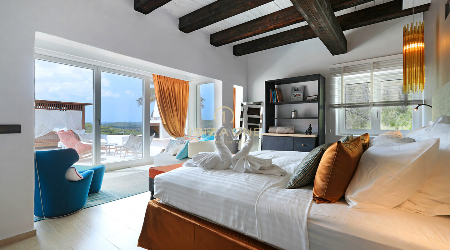 Luxuriöse Finca im Blakstad Design in Ibiza zu vermieten und zu verkaufen - komplett neu renoviert