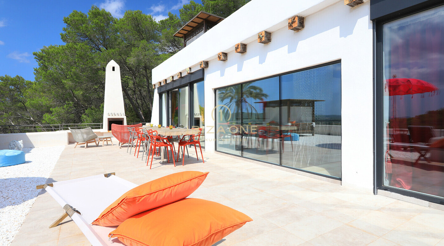 Luxuriöse Finca im Blakstad Design in Ibiza zu vermieten und zu verkaufen - komplett neu renoviert