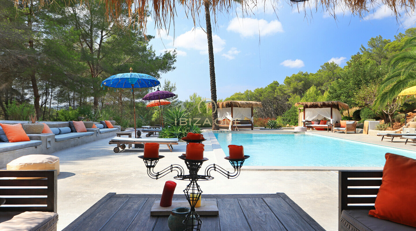 Luxuriöse Finca im Blakstad Design in Ibiza zu vermieten und zu verkaufen - komplett neu renoviert