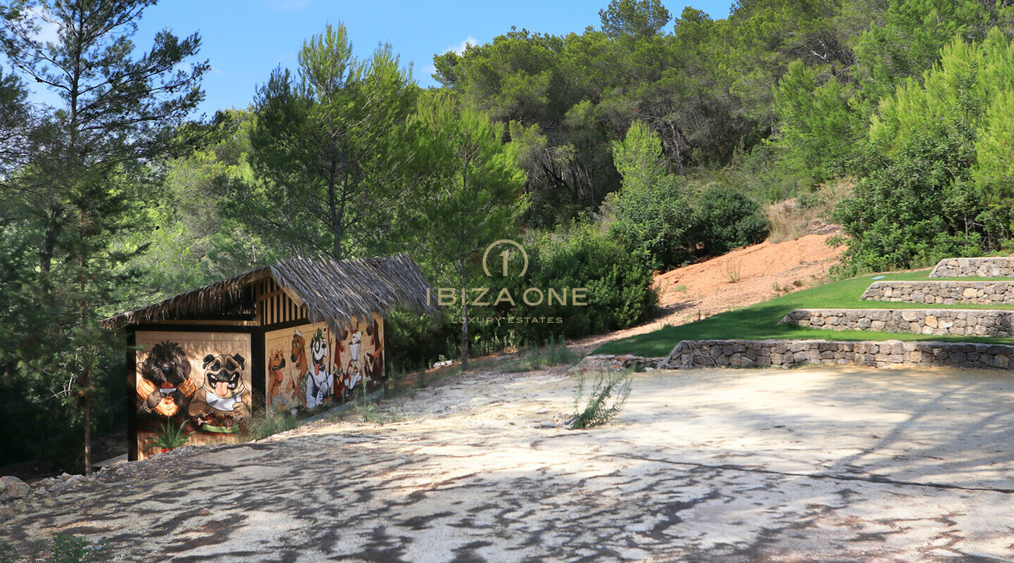 Luxuriöse Finca im Blakstad Design in Ibiza zu vermieten und zu verkaufen - komplett neu renoviert