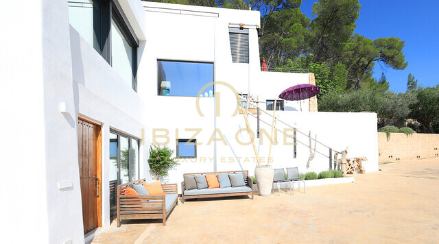 Luxuriöse Finca im Blakstad Design in Ibiza zu vermieten und zu verkaufen - komplett neu renoviert