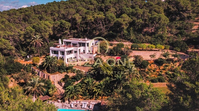 Lujosa finca de diseño Blakstad en alquiler y venta en Ibiza - completamente reformada