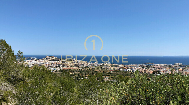 Magnifique terrain avec licence à Ibiza avec des vues spectaculaires sur Dalt Vila, Playa d'en Bossa, Salinas et Formentera à vendre, Ibiza - Magnifique terrain avec licence à Ibiza avec des vues spectaculaires sur Dalt Vila, Playa d'en Bossa, Salinas et Formentera à louer, Ibiza