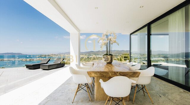Moderne Luxusvilla in der Nähe von Ibiza mit Blick auf das Meer und Ibiza-Stadt zu vermieten und diese Luxusvilla steht zum Verkauf, Ibiza - Moderne Luxusvilla in der Nähe von Ibiza mit Blick auf das Meer und Ibiza-Stadt zu vermieten und diese Luxusvilla steht zum Verkauf, Ibiza