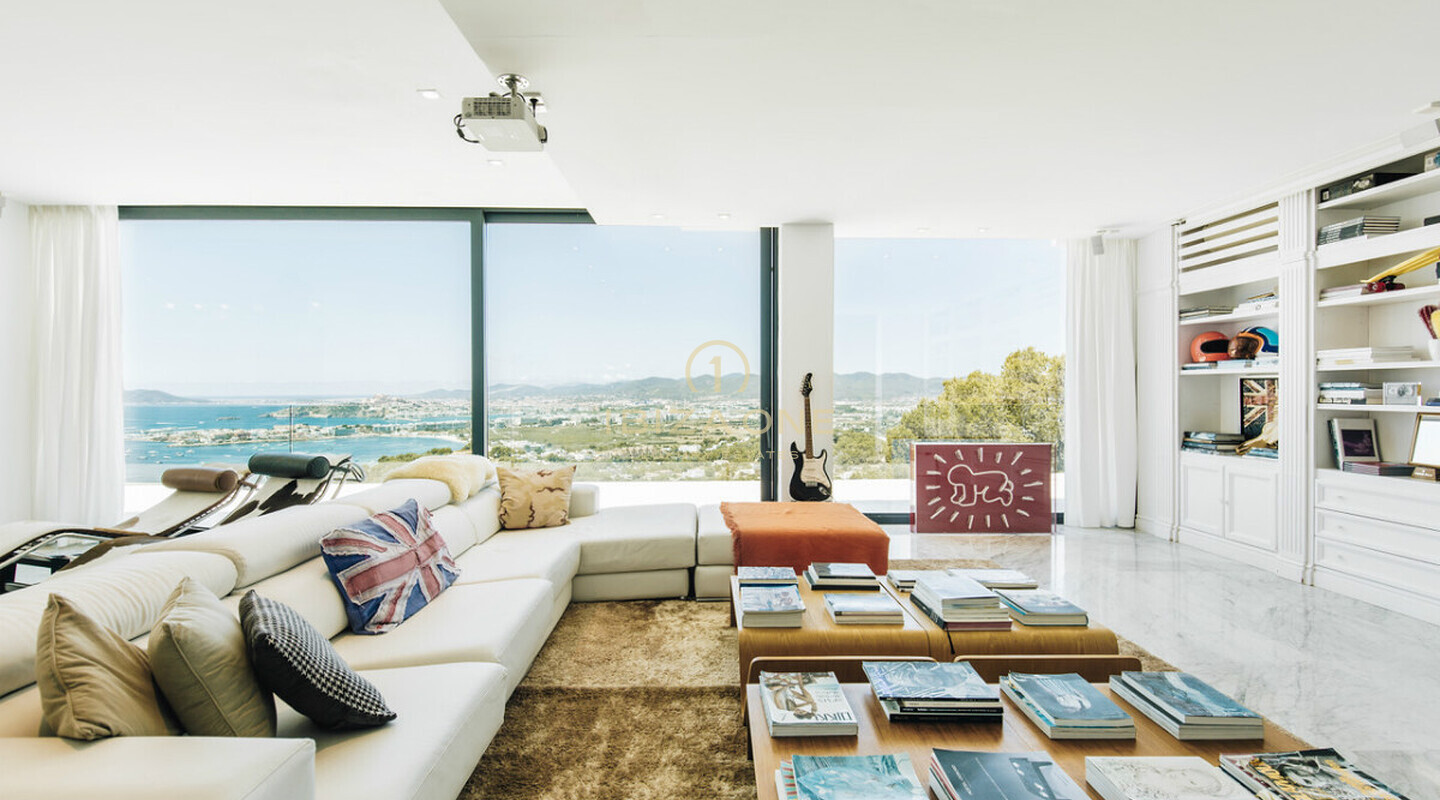 Moderne luxe villa dichtbij Ibiza met uitzicht op zee en Ibiza-stad te huur en deze luxe villa is te koop, Ibiza - Moderne luxe villa dichtbij Ibiza met uitzicht op zee en Ibiza-stad te huur en deze luxe villa is te huur, Ibiza