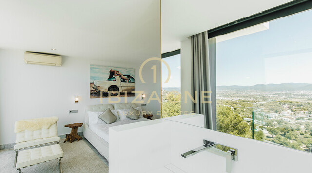 Villa de luxe moderne près d'Ibiza avec vue sur la mer et la ville d'Ibiza à louer et cette villa de luxe est à vendre, Ibiza - Villa de luxe moderne près d'Ibiza avec vue sur la mer et la ville d'Ibiza à louer et cette villa de luxe est à louer, Ibiza