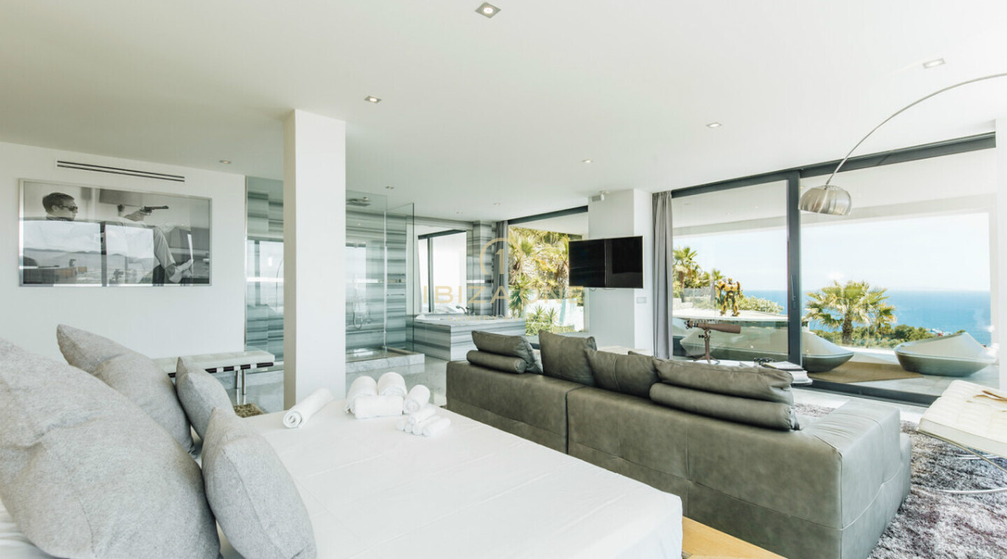 Villa de luxe moderne près d'Ibiza avec vue sur la mer et la ville d'Ibiza à louer et cette villa de luxe est à vendre, Ibiza - Villa de luxe moderne près d'Ibiza avec vue sur la mer et la ville d'Ibiza à louer et cette villa de luxe est à louer, Ibiza