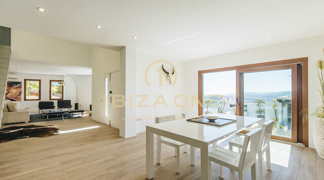 Villa de luxe moderne près d'Ibiza avec vue sur la mer et la ville d'Ibiza à louer et cette villa de luxe est à vendre, Ibiza - Villa de luxe moderne près d'Ibiza avec vue sur la mer et la ville d'Ibiza à louer et cette villa de luxe est à louer, Ibiza
