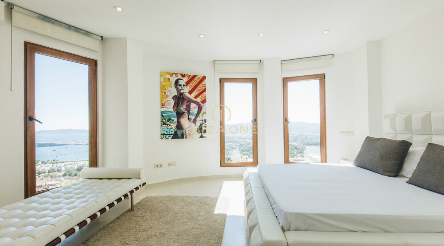 Villa de luxe moderne près d'Ibiza avec vue sur la mer et la ville d'Ibiza à louer et cette villa de luxe est à vendre, Ibiza - Villa de luxe moderne près d'Ibiza avec vue sur la mer et la ville d'Ibiza à louer et cette villa de luxe est à louer, Ibiza