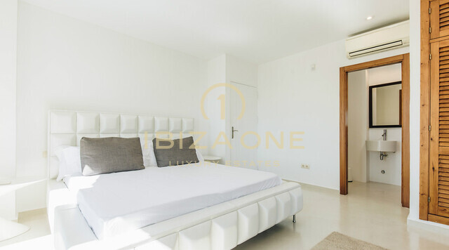 Modern luxury villa close to Ibiza with views to the sea and Ibiza town for rent and this luxury villa is for sale, Ibiza - Modern luxury villa close to Ibiza with views to the sea and Ibiza town for rent and this luxury villa is for rent, Ibiza