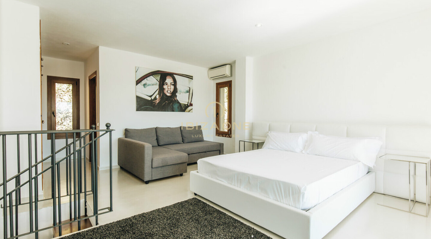 Villa de luxe moderne près d'Ibiza avec vue sur la mer et la ville d'Ibiza à louer et cette villa de luxe est à vendre, Ibiza - Villa de luxe moderne près d'Ibiza avec vue sur la mer et la ville d'Ibiza à louer et cette villa de luxe est à louer, Ibiza