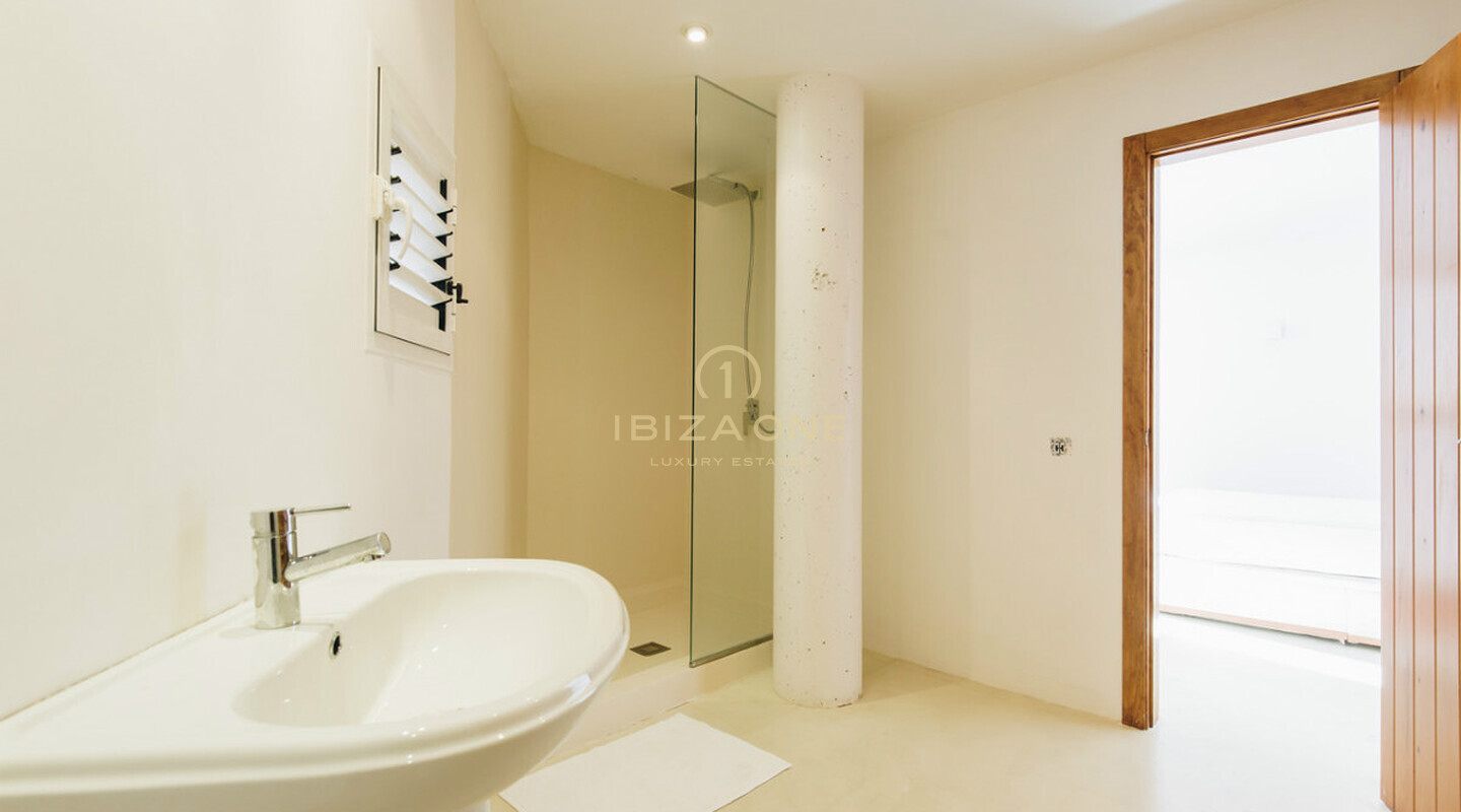Modern luxury villa close to Ibiza with views to the sea and Ibiza town for rent and this luxury villa is for sale, Ibiza - Modern luxury villa close to Ibiza with views to the sea and Ibiza town for rent and this luxury villa is for rent, Ibiza