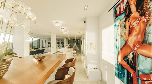 Villa de luxe moderne près d'Ibiza avec vue sur la mer et la ville d'Ibiza à louer et cette villa de luxe est à vendre, Ibiza - Villa de luxe moderne près d'Ibiza avec vue sur la mer et la ville d'Ibiza à louer et cette villa de luxe est à louer, Ibiza