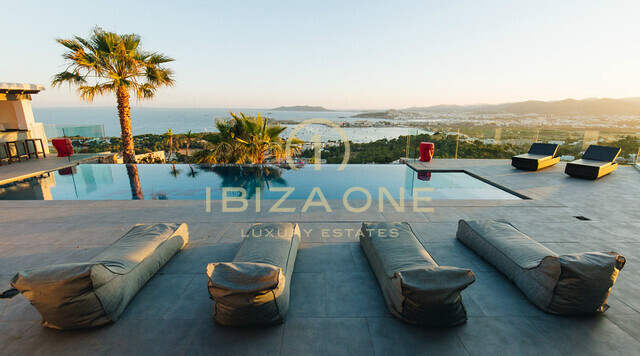 Moderne luxe villa dichtbij Ibiza met uitzicht op zee en Ibiza-stad te huur en deze luxe villa is te koop, Ibiza - Moderne luxe villa dichtbij Ibiza met uitzicht op zee en Ibiza-stad te huur en deze luxe villa is te huur, Ibiza