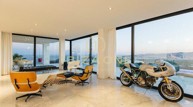 Moderne luxe villa dichtbij Ibiza met uitzicht op zee en Ibiza-stad te huur en deze luxe villa is te koop, Ibiza - Moderne luxe villa dichtbij Ibiza met uitzicht op zee en Ibiza-stad te huur en deze luxe villa is te huur, Ibiza