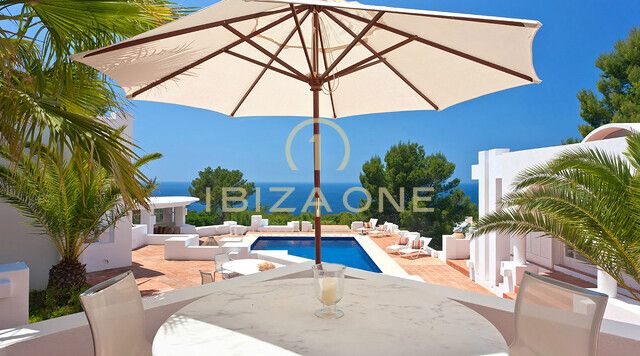 Lujosa villa con vistas al mar en venta en Calo d'en Real, Ibiza