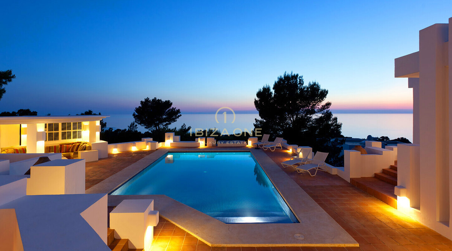 Lujosa villa con vistas al mar en venta en Calo d'en Real, Ibiza