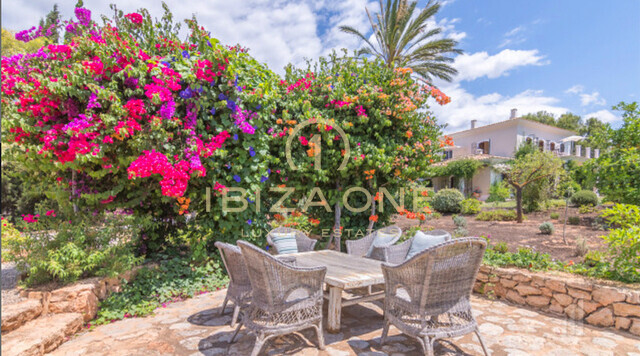 Propiedad única y exclusiva de lujo con helipuerto y vistas al mar en Ibiza en venta, Ibiza - Propiedad única y exclusiva de lujo con helipuerto y vistas al mar en Ibiza en alquiler, Ibiza