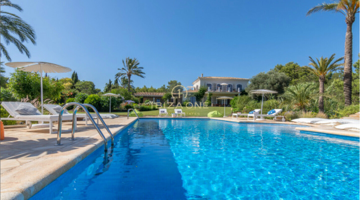 Propiedad única y exclusiva de lujo con helipuerto y vistas al mar en Ibiza en venta, Ibiza - Propiedad única y exclusiva de lujo con helipuerto y vistas al mar en Ibiza en alquiler, Ibiza